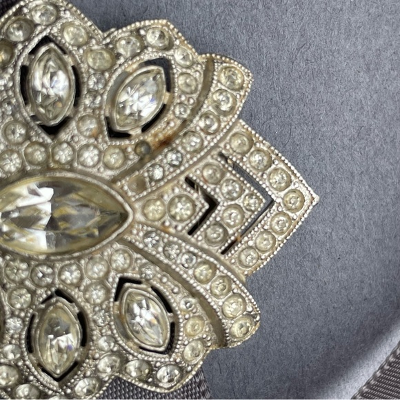 Vintage Art Deco Clear Rhinestone Pavé Scarf Clip - Picture 6 of 14